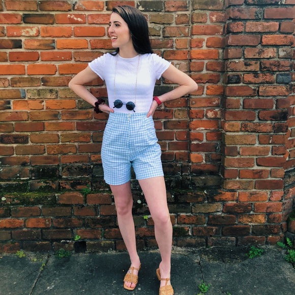 Meet your Posher, Adriana - Picture 2 of 4